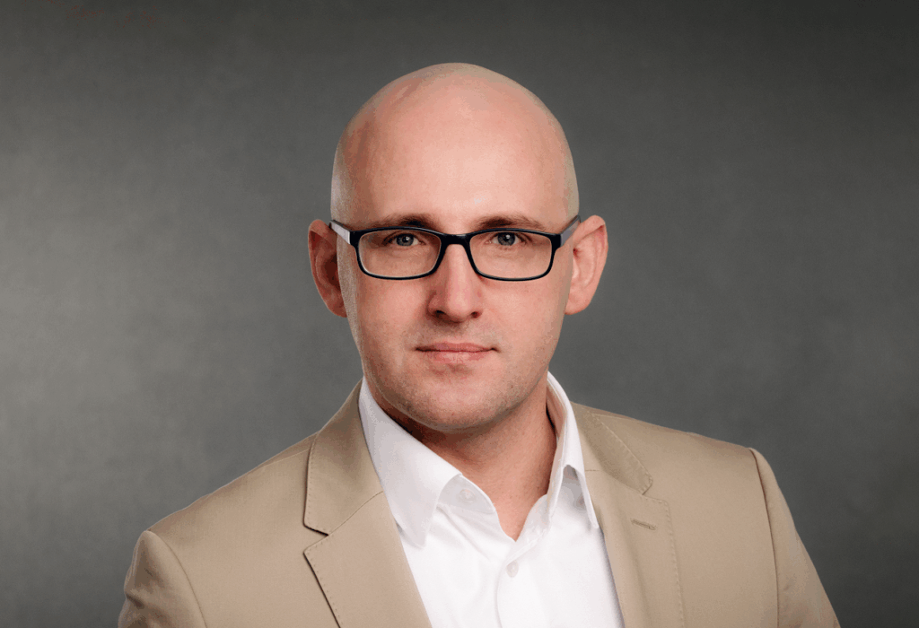 Liebe Kunden, liebe Interessenten,
meine Webseite befindet sich aktuell im Aufbau.
Für Fragen oder Anfragen kontaktieren Sie mich bitte unter:
Telefon: +49160 97733599
E-Mail: info@sebastianfranke.finance